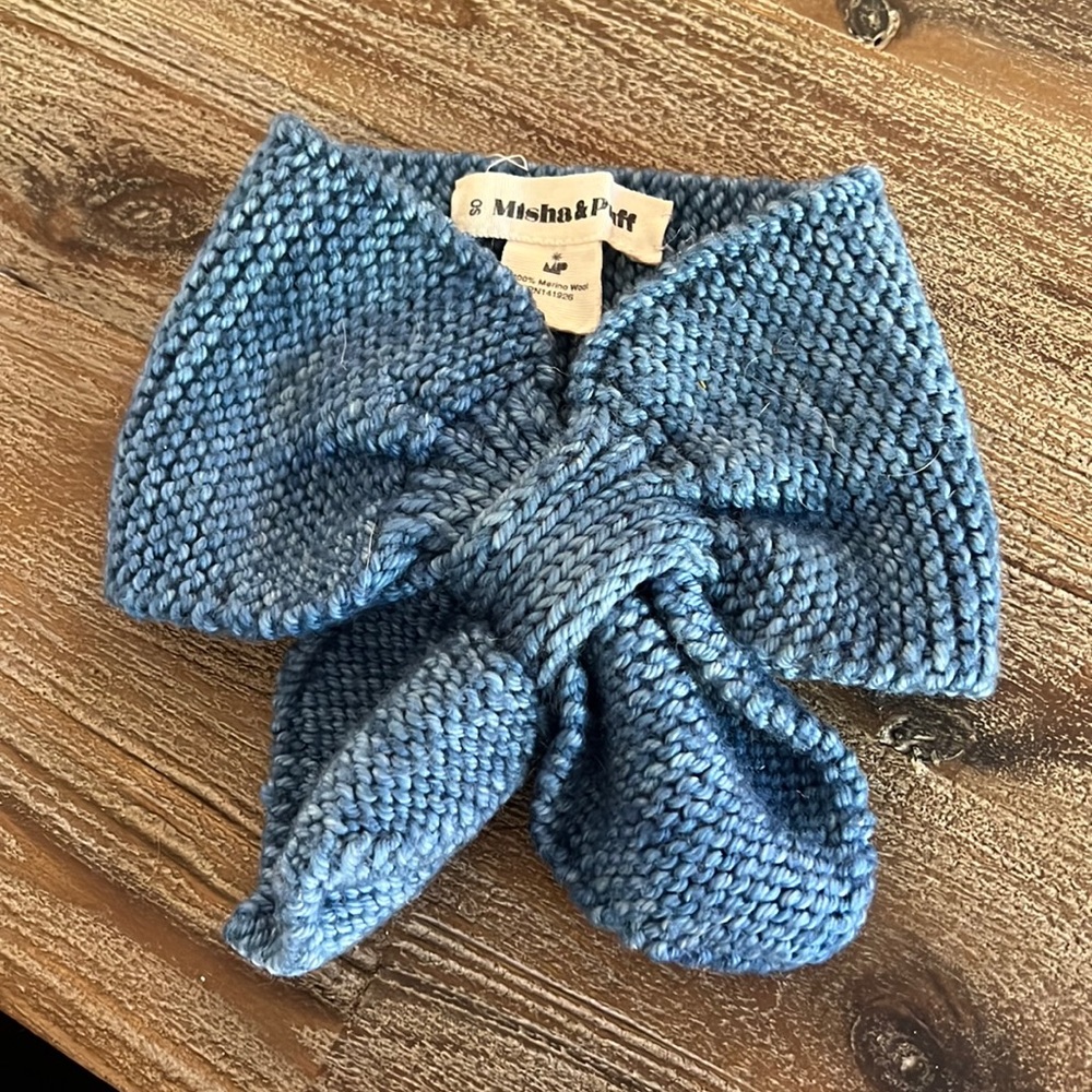 Misha and puff collar